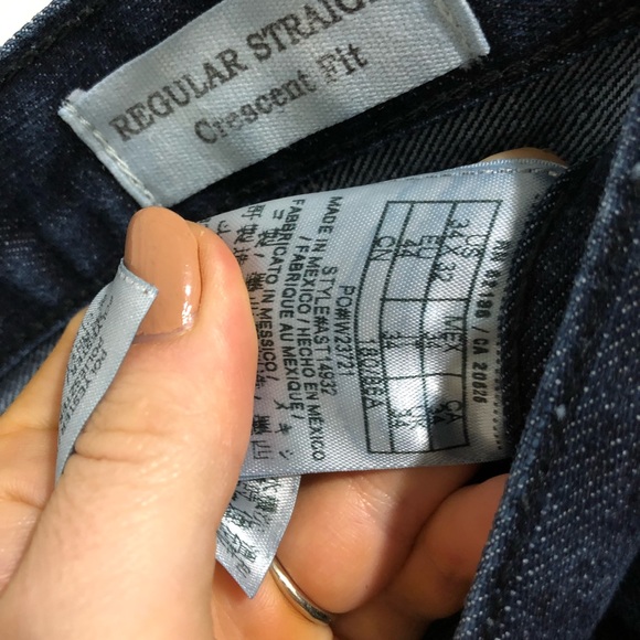 Men’s Guess Regular Straight Crescent Fit Jeans - Picture 6 of 10